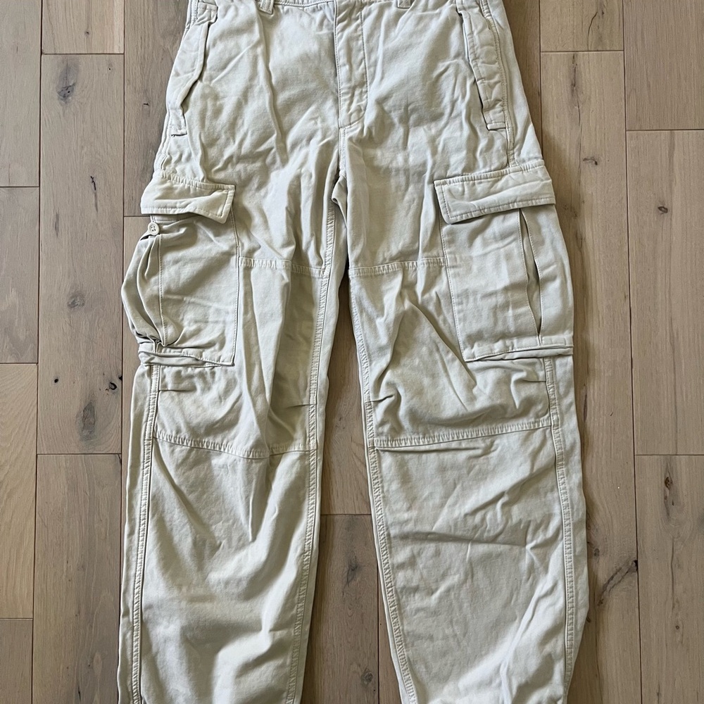 Aritzia Cream Cargo Pants Relaxed Fit Joggers